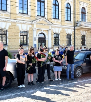 Кропивницький попрощався з чотирма військовими, які загинули на війні з РФ 
