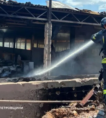 Удар по Кривому Рогу: поліція показала перші хвилини після атаки (відео)