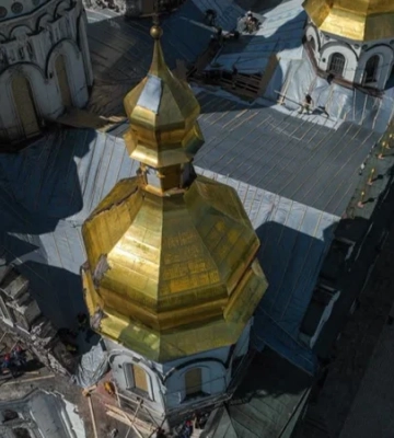 Атака росіян по Києво-Печерській лаврі. Як виглядає дах Успенського собору після консервації — фото, відео