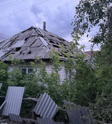 Российские войска нанесли удар по жилым домам в Балаклее: есть погибший и пострадавшая