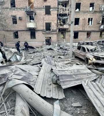 Почти 20 атак за ночь: в Днепропетровской области ранены 2 человека, повреждены дома и АЗС