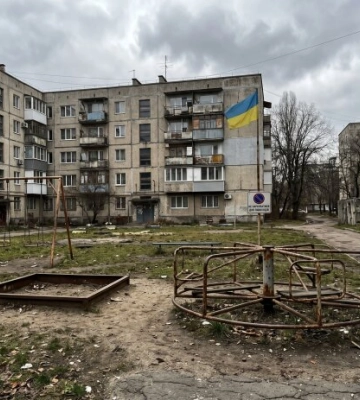 Дитячий майданчик, куди страшно пускати дітей: що коїться на Оболоні