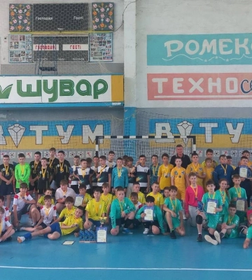 Юні ужгородські гандболісти змагалися на всеукраїнському турнірі в Городенці