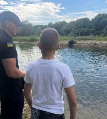 Підступна течія та дикі пляжі: чому відпочинок на річці в Буштині ледь не завершився трагедією