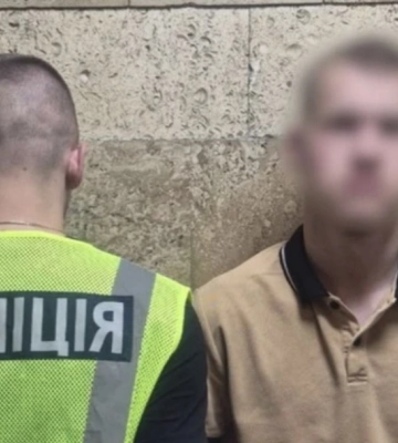 У Києві компанія привʼязала до дерева 58-річного чоловіка та забила його до смерті