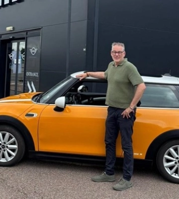 Немец проехал на MINI Cooper более миллиона километров и установил рекорд
