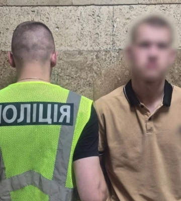 Прив’язали до дерева та побили до смерті: у Києві п’ятеро молодиків закатували 58-річного чоловіка