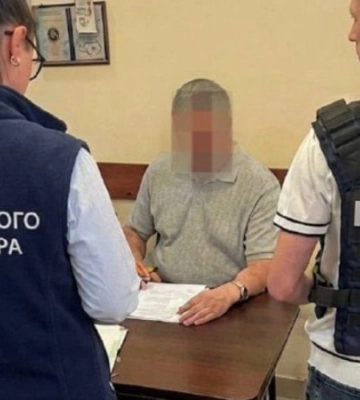Бывшего чиновника Одесского горсовета подозревают в переплате 11,4 млн грн за квартиры для детей-сирот. ФОТО
