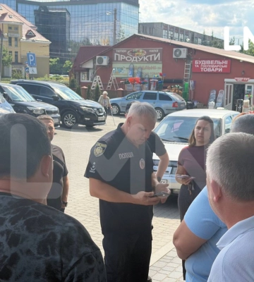 «Ми боїмося випускати дітей»: у Львові розгорівся скандал через відкриття клініки замісної терапії