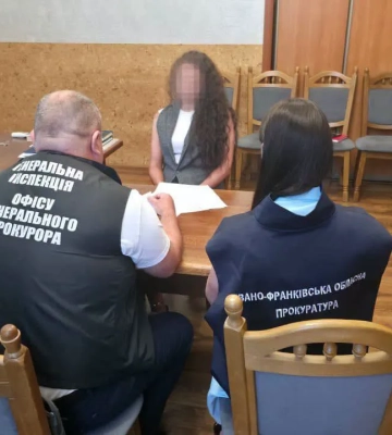 В Прикарпатье прокурорше предъявили подозрение в связи со схемой по бронированию