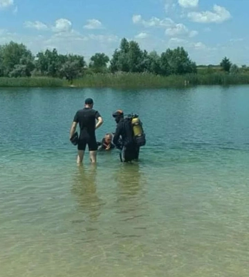 На Днепропетровщине из водоема достали тело подростка