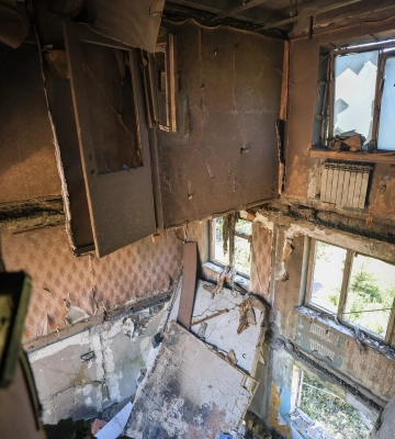 У Горлівці після обвалу під'їзду житлового будинку загинули троє людей