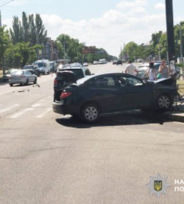 Травмувався водій та пасажир – поліцейські встановлюють обставини ДТП за участі двох авто у Миколаєві
