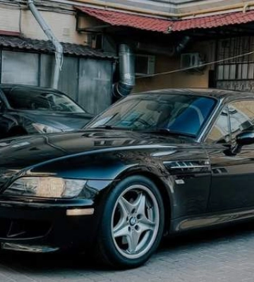 В Киев привезли необычный BMW Z3 M Coupe