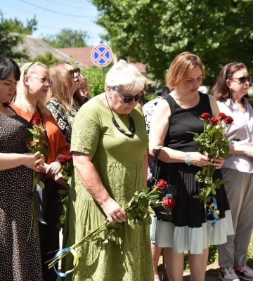 У харківському ліцеї відкрили меморіальну дошку загиблому воїну Віталію Спиці