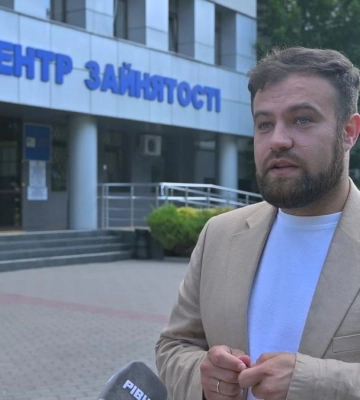 Жінка трактористка, а чоловік кравець: як Рівненщина долає кадровий голод (ВІДЕО)