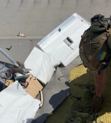 У Сумах знешкодили бойову частину російського дрона, який застряг у даху будинку