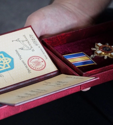В Ужгороді родинам полеглих захисників передали державні нагороди