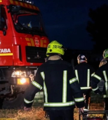 На Полтавщині рятувальники ліквідували пожежу на промисловому об'єкті, що виникла внаслідок атаки дронів