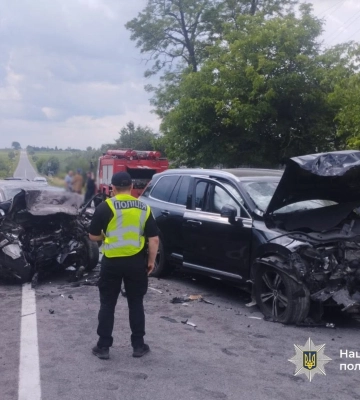 Двоє загиблих, поранена дівчинка та затриманий водій - поліція Прикарпаття розслідує дві ДТП