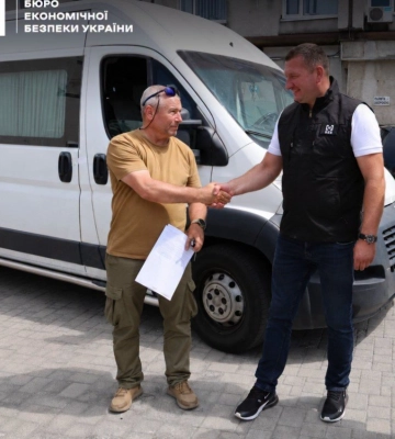 З контрабандного маршруту – на службу військовим: на Волині вилучений мікроавтобус передали ЗСУ