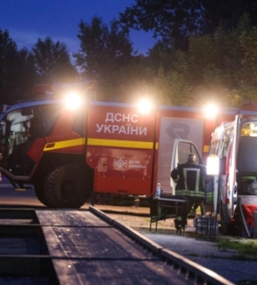 На Полтавщині рятувальники ліквідували пожежу на промисловому об'єкті, що виникла внаслідок атаки дронів
