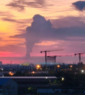На Кубани горит нефтебаза