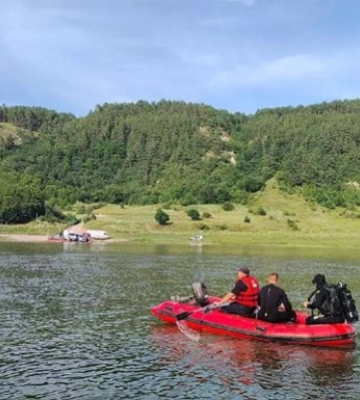На Буковині шукають чотирьох людей, які зникли на Дністрі