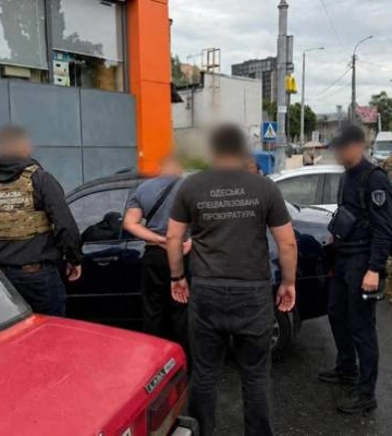 Маршрут до границы подорожал на 2 тысячи долларов: в Одесской области задержали организатора побега
