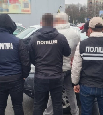 Судитимуть ексдоцента одного з львівських університетів, який обіцяв "роботу" в Інтерполі для виїзду за кордон