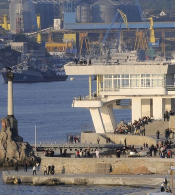 У Криму – потужні вибухи: дрони атакували увесь півострів, узбережжя залишилося без світла