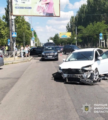 У Миколаєві в ДТП травмувався водій та пасажир