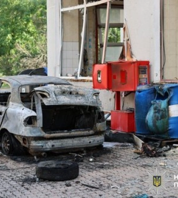 На Херсонщині 2 людини загинули, ще 16 - дістали поранення внаслідок ворожих обстрілів. ФОТОрепортаж