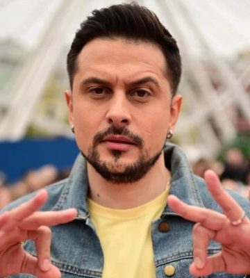 Новий ведучий шоу «Караоке на Майдані» повідомив про погіршення здоров'я після операції