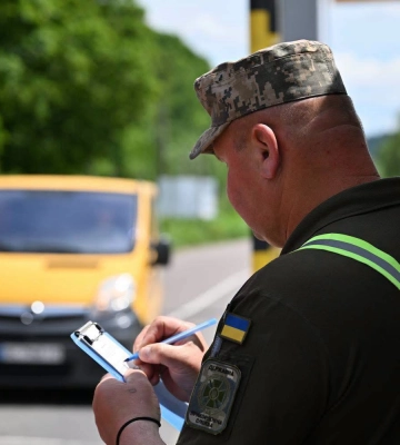 Прикордонники повідомили про черги на кордоні з Польщею
