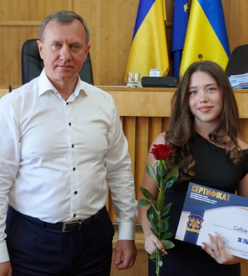 Гордість Ужгорода: міський голова нагородив талановиту молодь ФОТО