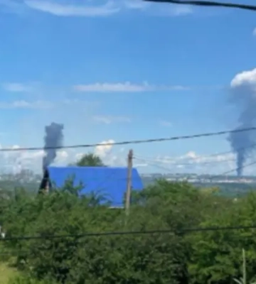 Зеленський підтвердив ураження двох НПЗ в Уфі за 1500 кілометрів від лінії фронту