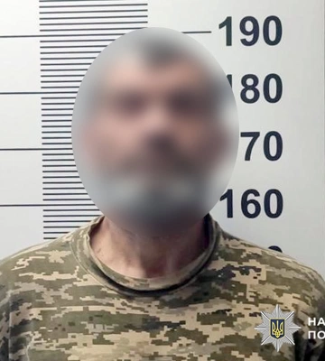 Побив знайому, вдарив ії ножем та погрожував підірвати гранатою - на Хмельниччині засуджено злочинця