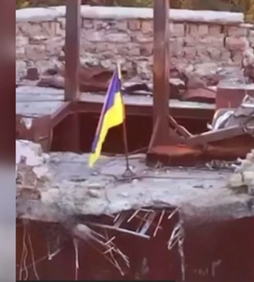 Силы обороны водрузили украинский флаг на Кинбурнской косе, российские оккупанты отступают