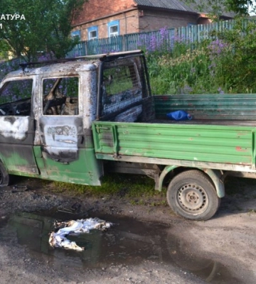 Трьом жителям Кіровоградщини повідомили про підозру за підпал авто військових