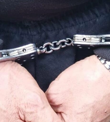 Закладки і продаж з рук: в Одесі та області викрили двох наркоділків