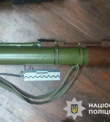 Виклик на домашній дебош закінчився криміналом: у жителя Київщини вилучено бойову гранату