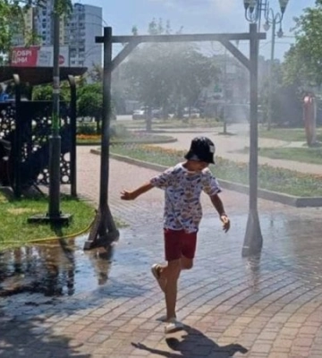 У Києві встановлять 33 рамки-розпилювачі води для охолодження в спеку