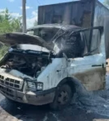 На Донеччині російський FPV-дрон влучив у цивільне авто в Красноторці