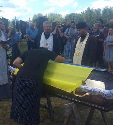 Майже два роки вважався зниклим безвісти: на Волині провели в останню дорогу Героя Миколу Войтюка