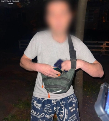 Водій у Солом’янському районі Києва відмовився від огляду та мав наркотики в авто (ФОТО)