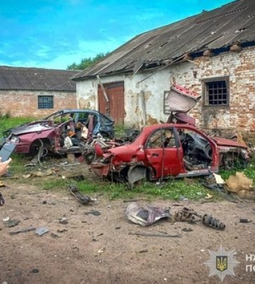 Атаки на Сумщину: влучання у 9-поверхівку та масовані обстріли області за добу. ФОТОрепортаж