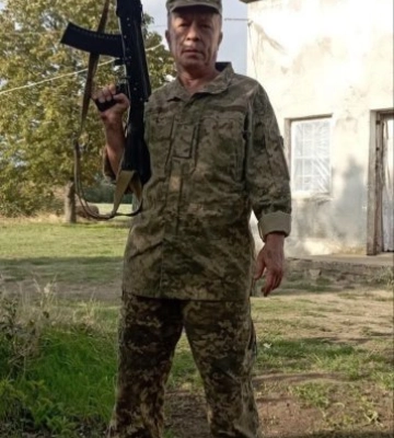 Виноградівщина прощається з Героєм: громада на колінах зустріне полеглого воїна Ігоря Коростенського