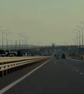 Из Крыма массово уезжают люди, на Крымском мосту многотысячные очереди