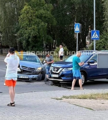 Opel не пропустив Nissan: у Луцьку на Кравчука – ДТП